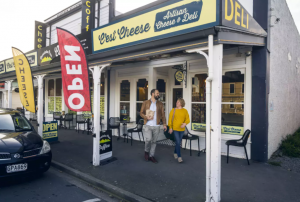 Cest Cheese, Featherston